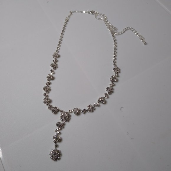 Decorative Y Shaped Necklace Adjustable 16 To 20 Inches - Picture 4 of 14